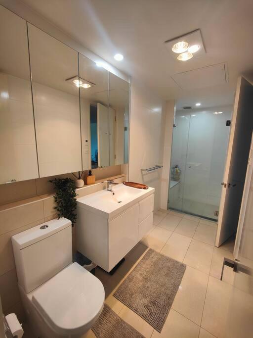 Lakeside Apartment, Walking Distance To Foreshore Kingston ภายนอก รูปภาพ