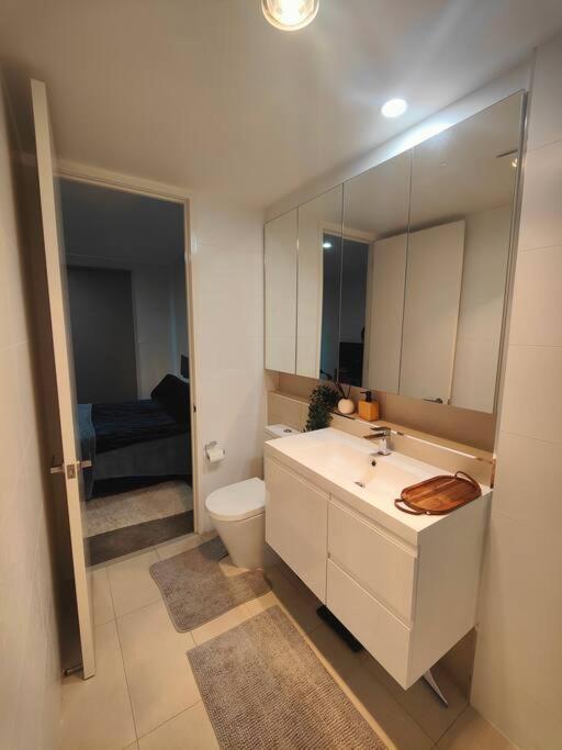 Lakeside Apartment, Walking Distance To Foreshore Kingston ภายนอก รูปภาพ