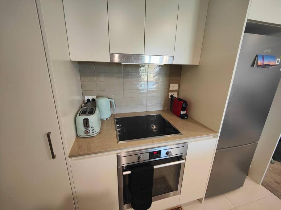 Lakeside Apartment, Walking Distance To Foreshore Kingston ภายนอก รูปภาพ